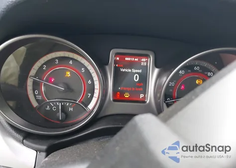 2019 Dodge Journey Crossroad z USA, uszkodzony, nr VIN 3C4PDCGG0KT717656